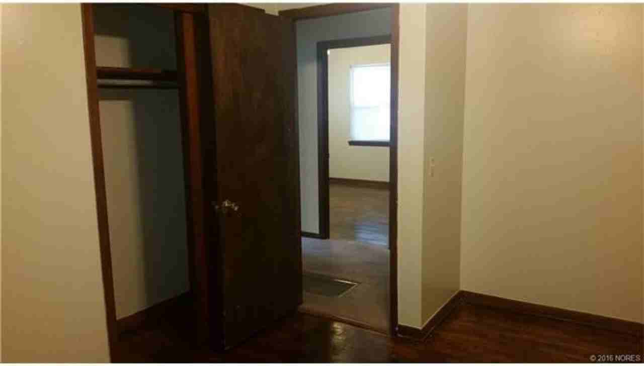 1223 Roosevelt Ave - Photo 4 of 10