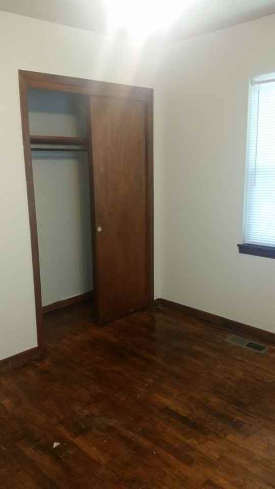 1223 Roosevelt Ave - Photo 7 of 10