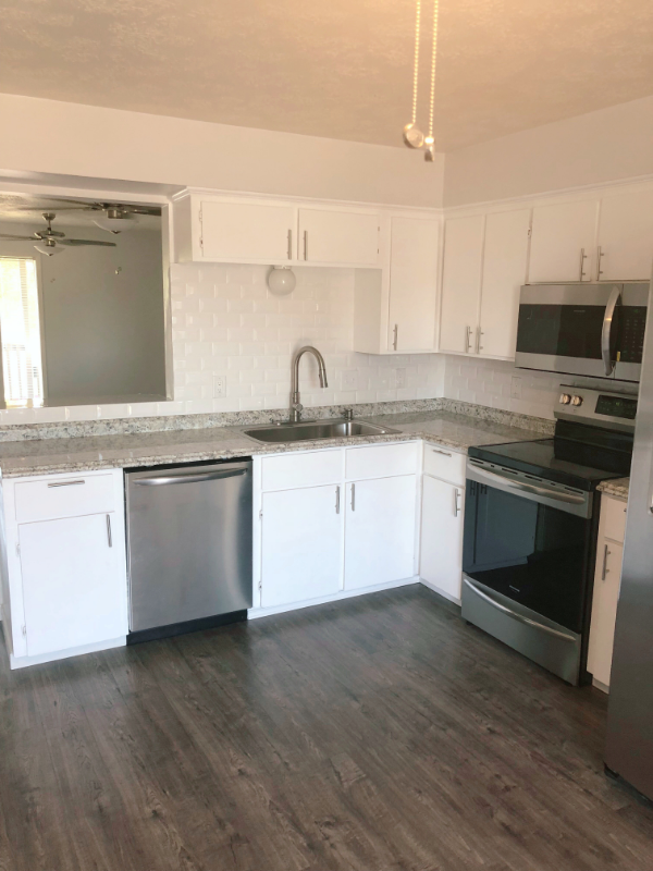 714 Wellesley Ct #D - Photo 4 of 28