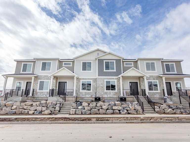 2528 N Cormac Pl - Photo 4 of 26
