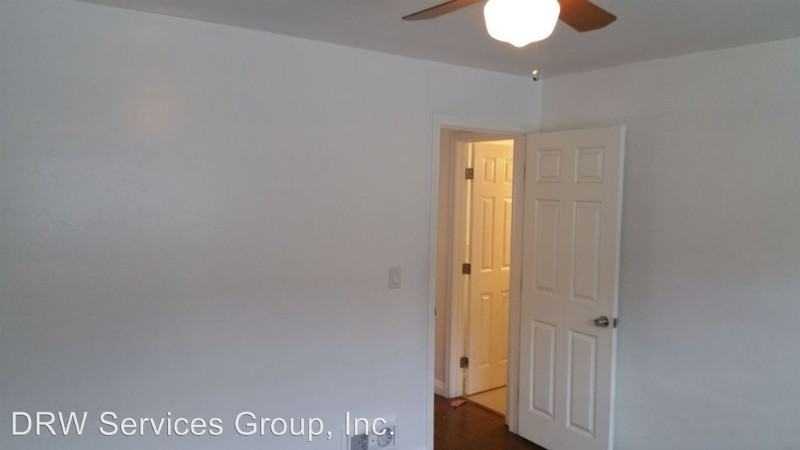 4225 42nd St - Photo 5 of 13