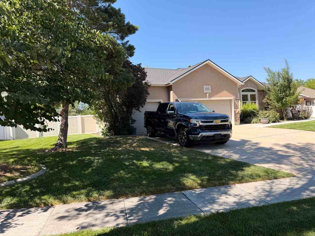 1262 W Creek Ridge Dr - Photo 2 of 23