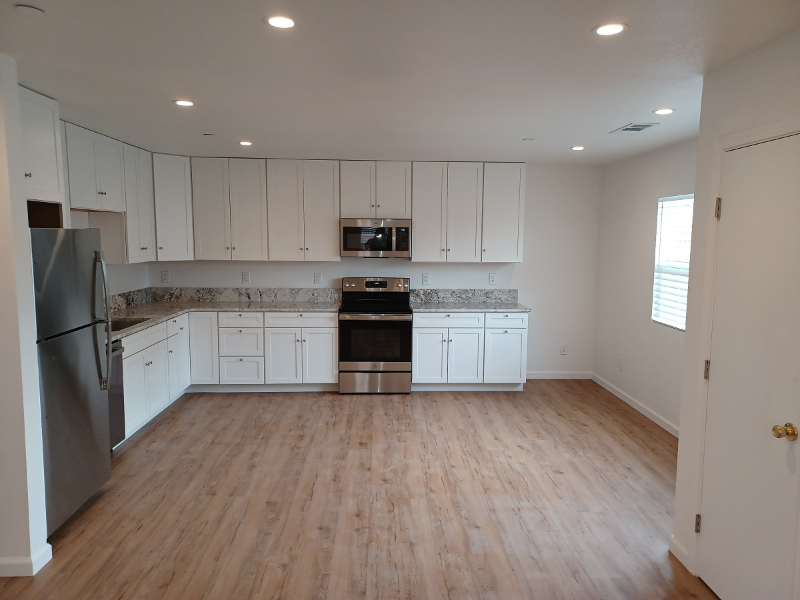 1725 Pope Ct #B - Photo 2 of 11