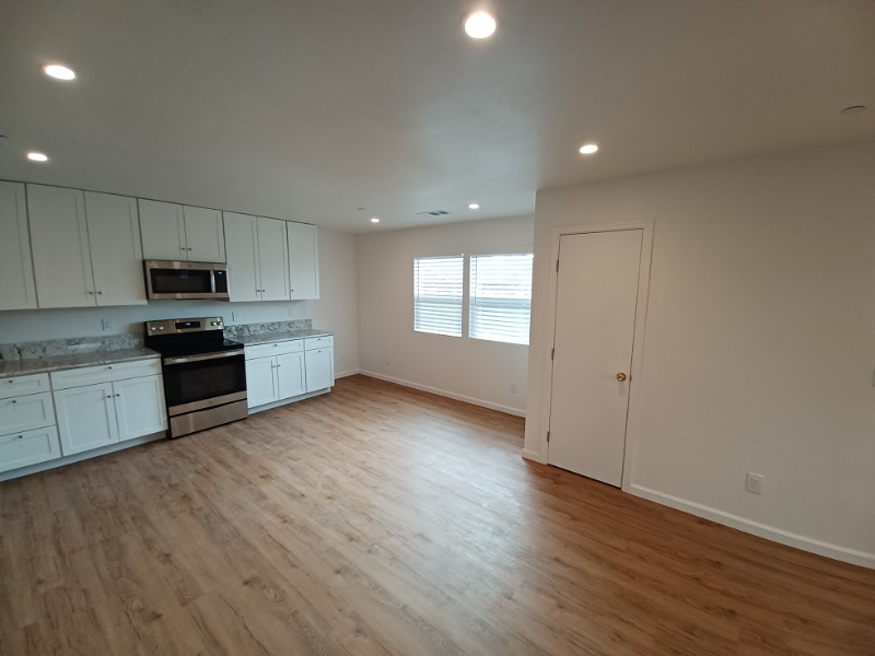 1725 Pope Ct #B - Photo 4 of 11