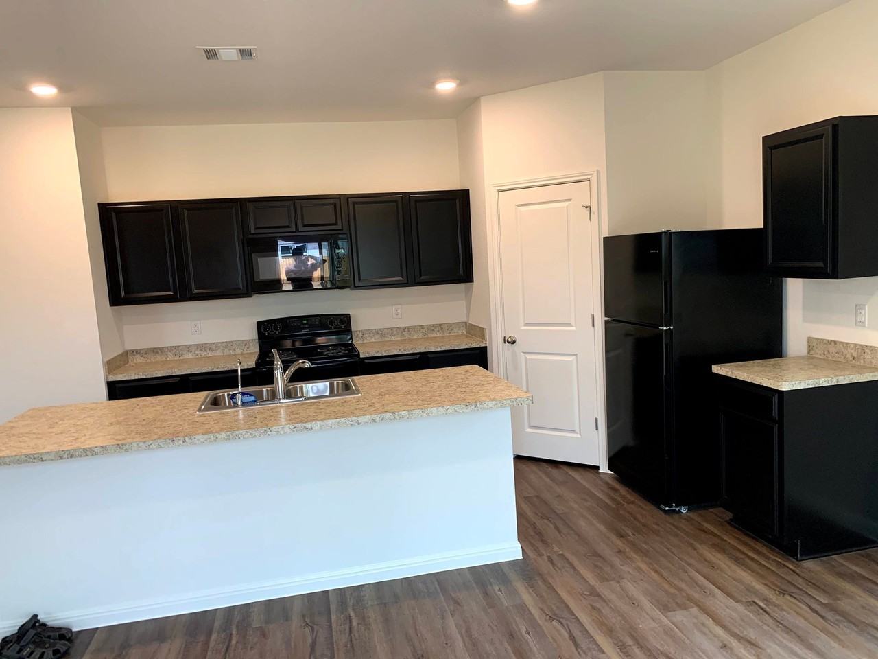 178 Shiro Dr - Photo 4 of 14