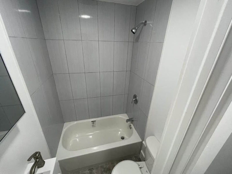 300 N 5th St #1 - Photo 4 of 6