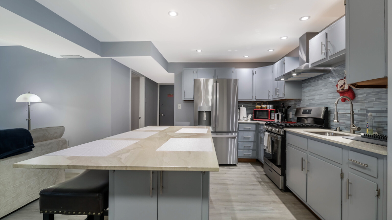 321 E Jefferson St - Photo 4 of 10