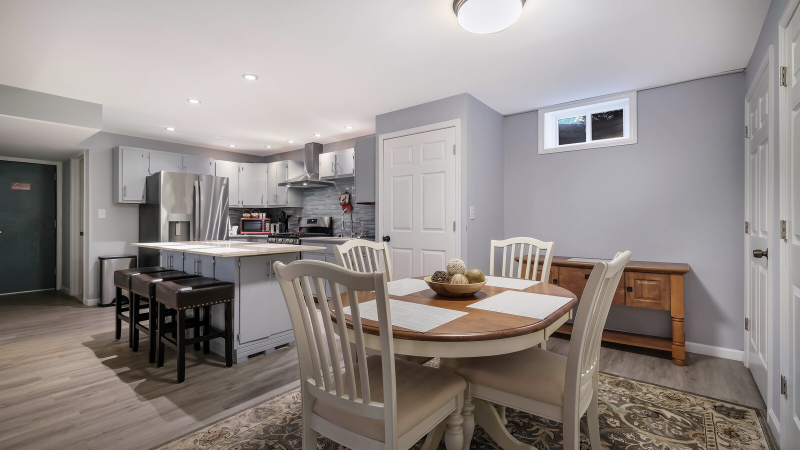 321 E Jefferson St - Photo 5 of 10