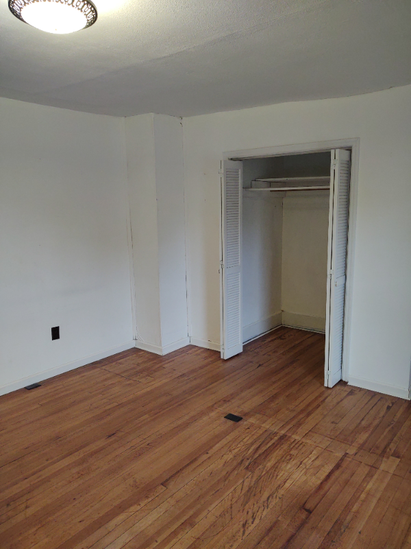 404 W Highland Rd - Photo 2 of 9