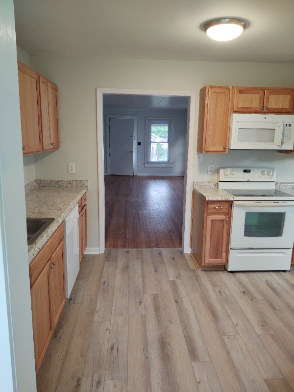 404 W Highland Rd - Photo 3 of 9