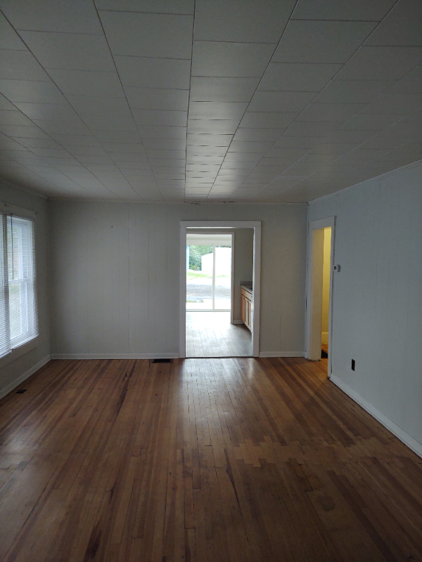 404 W Highland Rd - Photo 6 of 9
