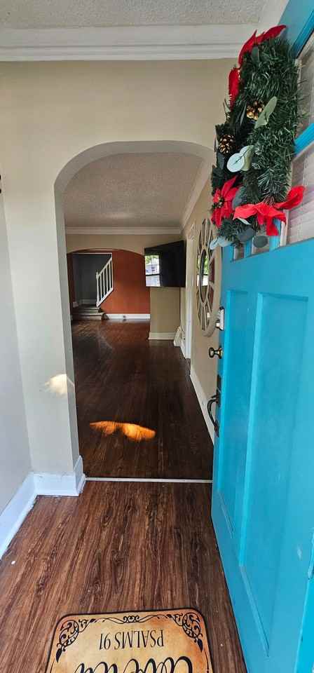 3358 Upton Ave N - Photo 2 of 20