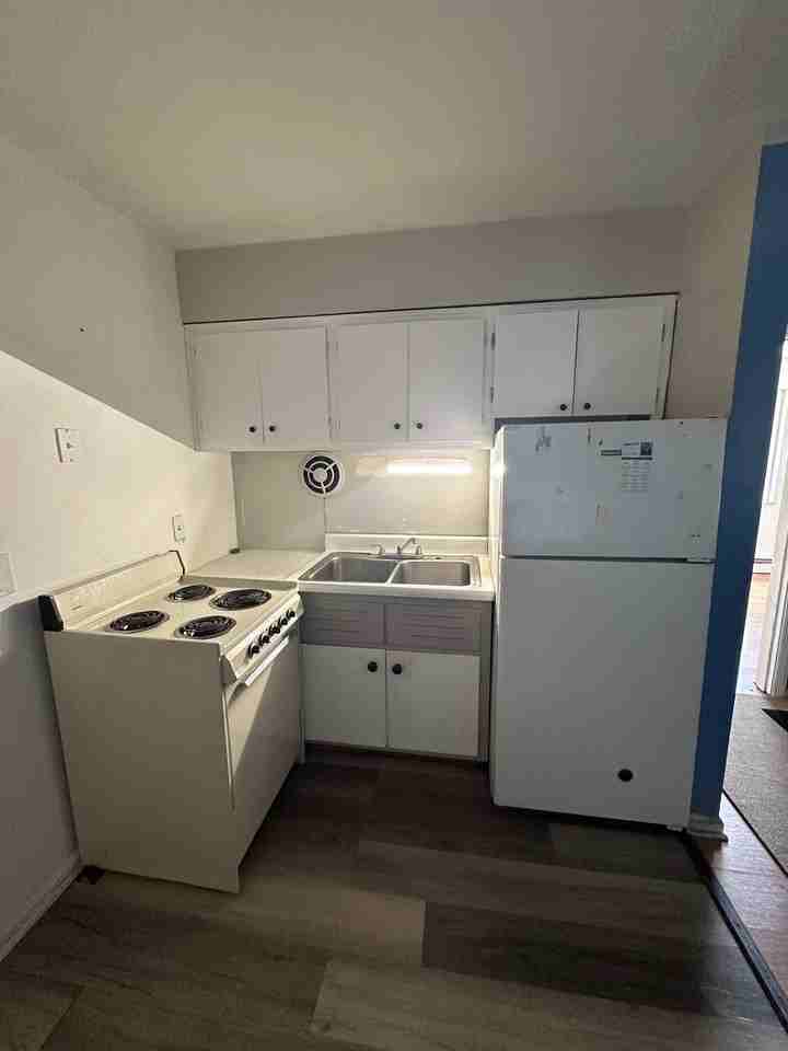 2729 Queen City Ave #4 - Photo 5 of 7