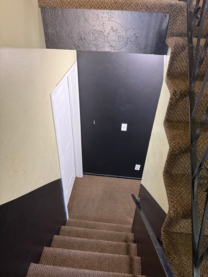 907W W River Blvd - Photo 2 of 17