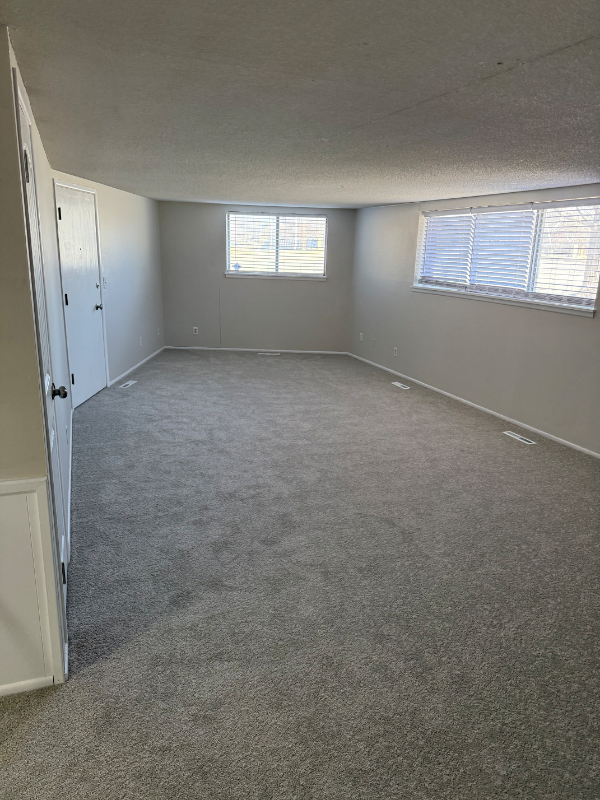 907W W River Blvd - Photo 3 of 17