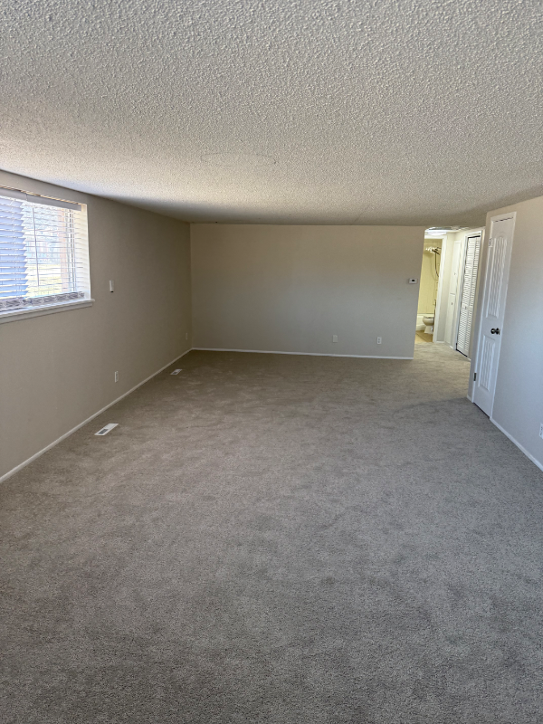 907W W River Blvd - Photo 4 of 17
