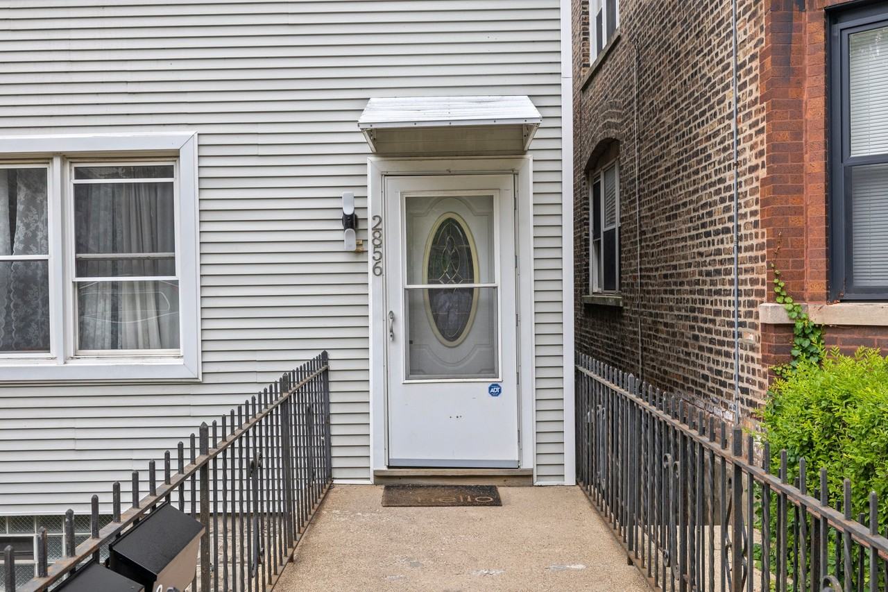 2856 S Throop St #2 - Photo 5 of 32