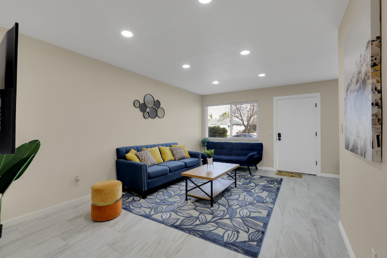 1104 F St #2 - Photo 2 of 16