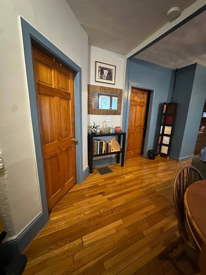 44 Boylston St #1 - Photo 5 of 13