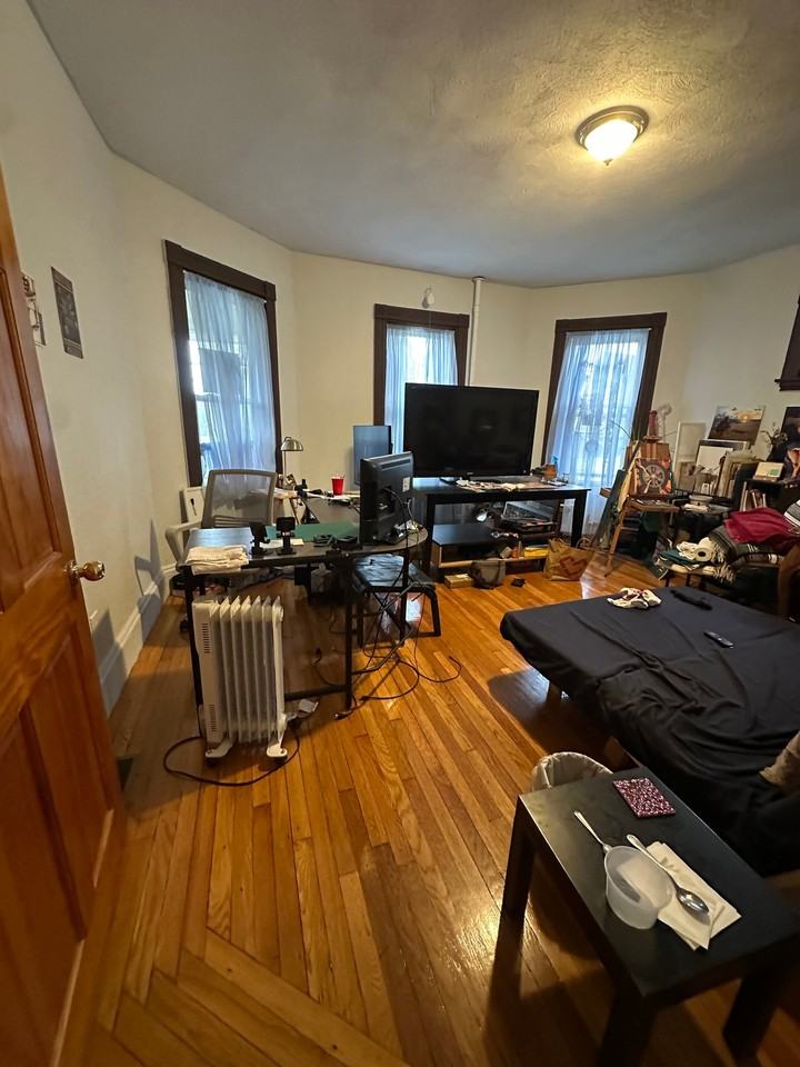 44 Boylston St #1 - Photo 7 of 13