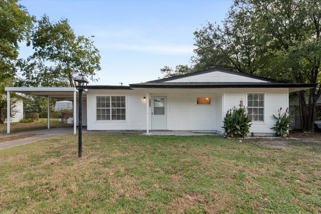 3003 Williams Dr - Photo 4 of 38