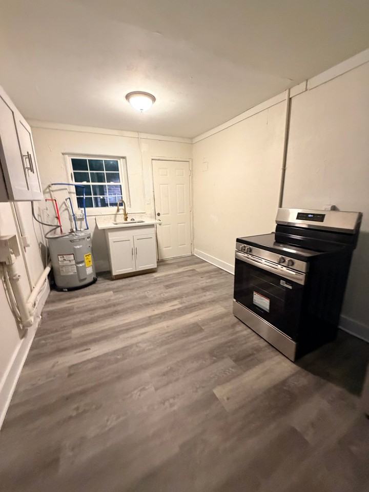 2452 Houston Ave - Photo 3 of 14