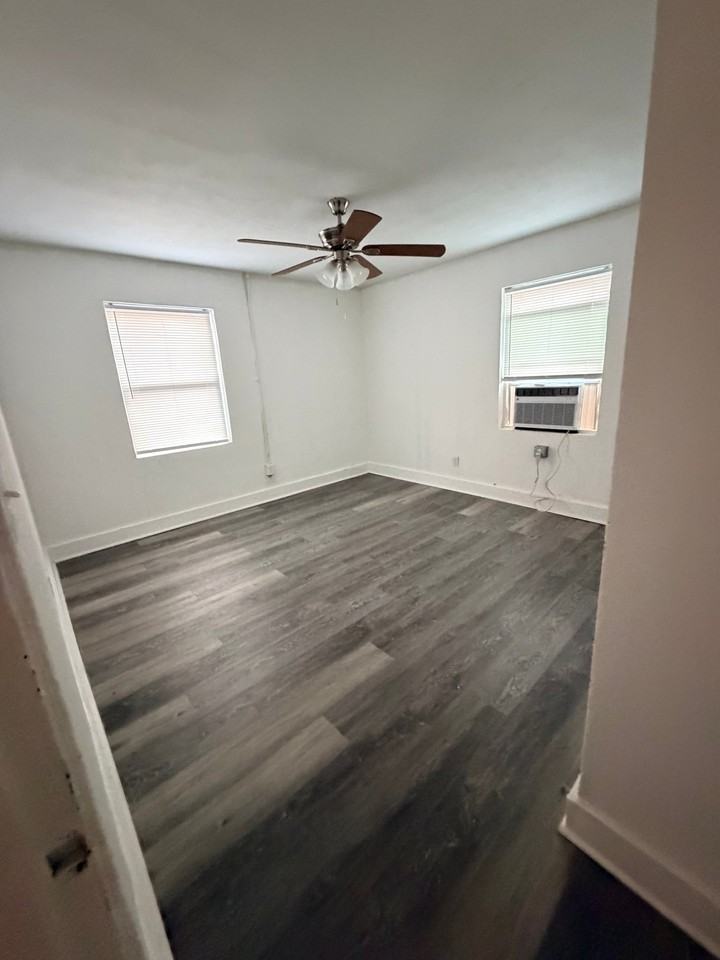 2452 Houston Ave - Photo 7 of 14