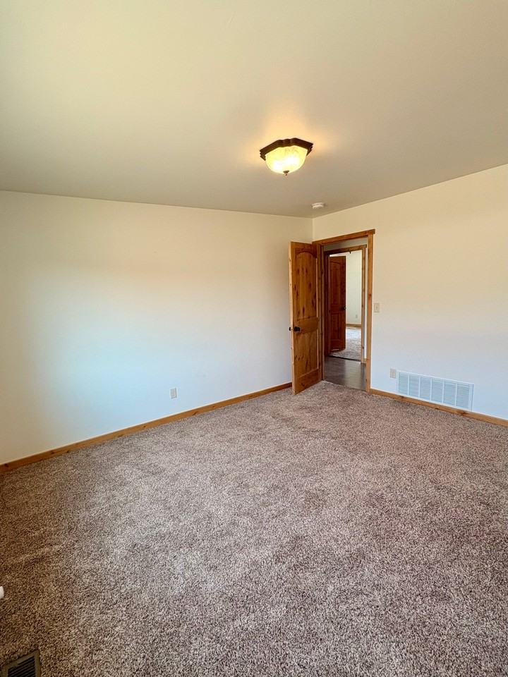 6963 Green Meadow Dr - Photo 4 of 21