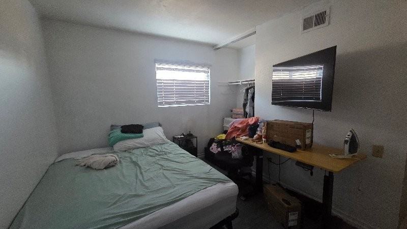 1322 Carnell Ct - Photo 6 of 13