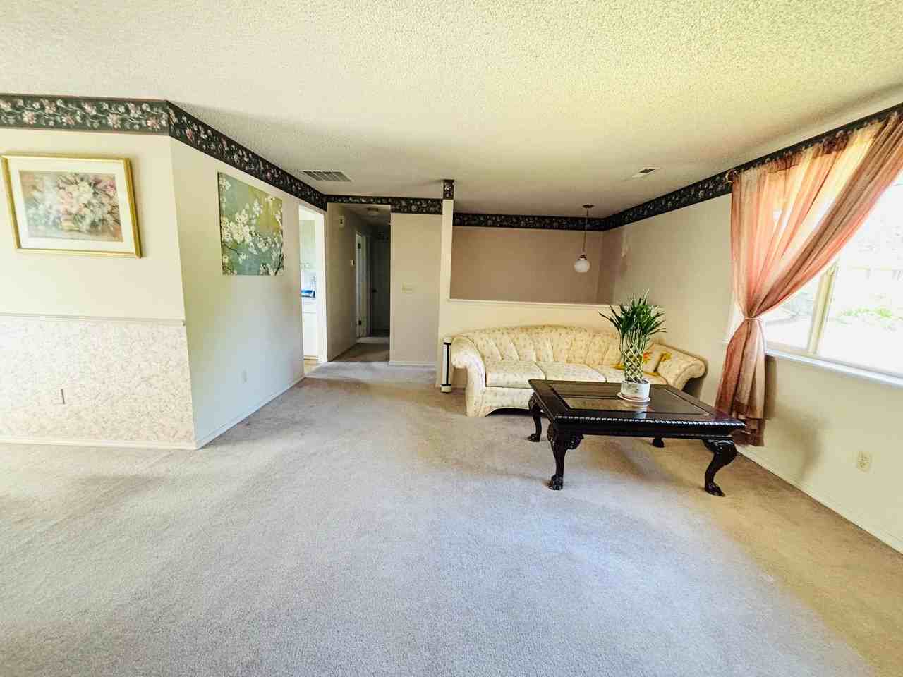 214 Walker Dr - Photo 4 of 7