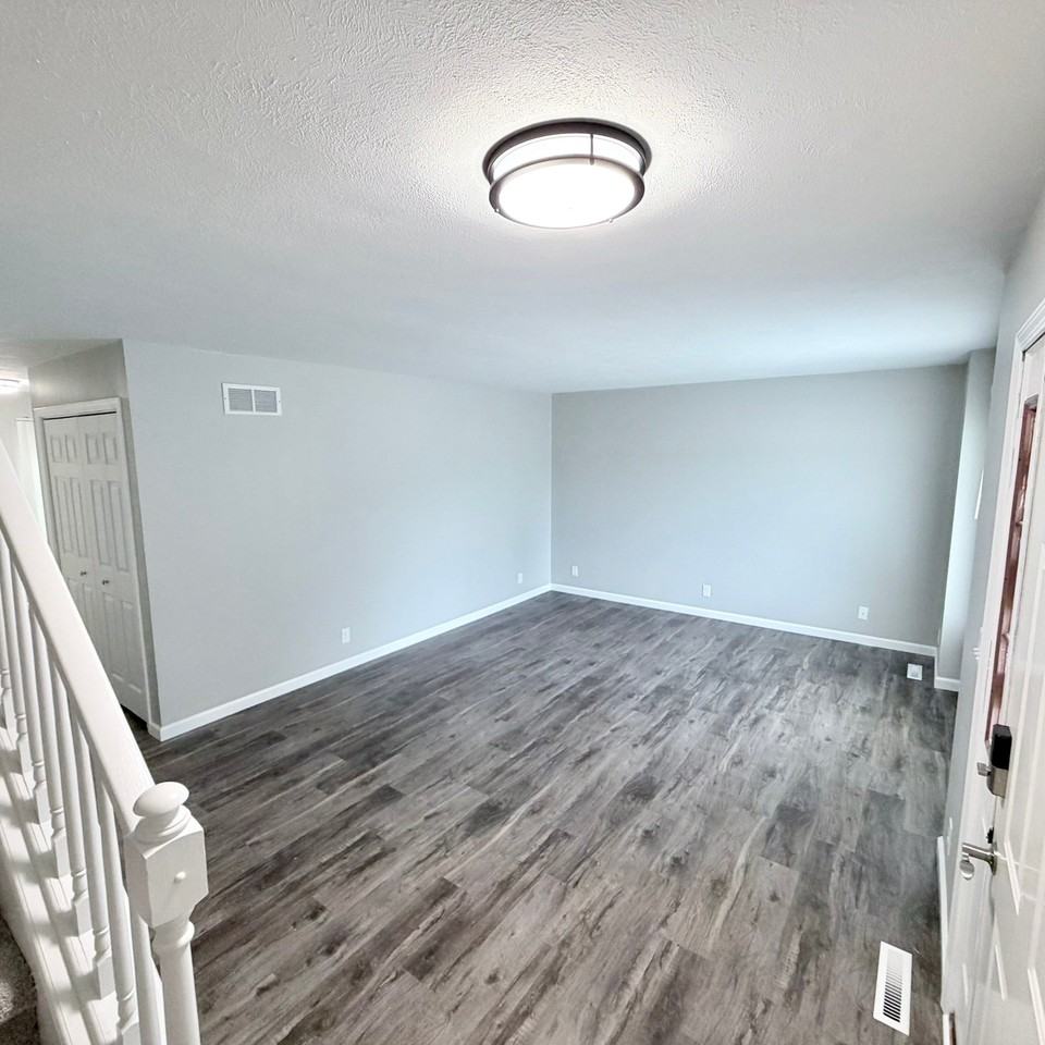 924 Merrill Ct S #924 - Photo 2 of 19
