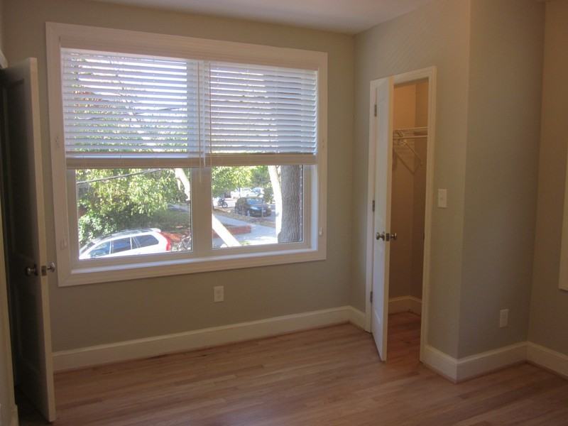 4016 Calvert St Nw #1 - Photo 4 of 11