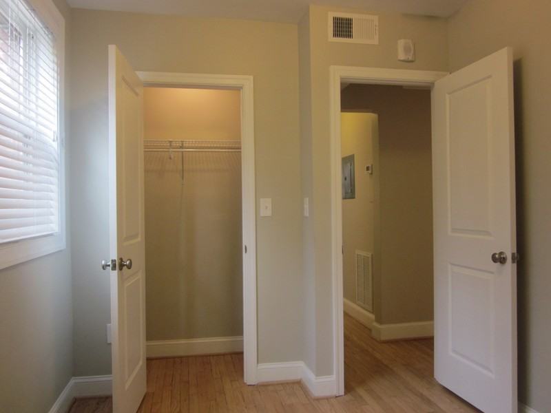 4016 Calvert St Nw #1 - Photo 5 of 11