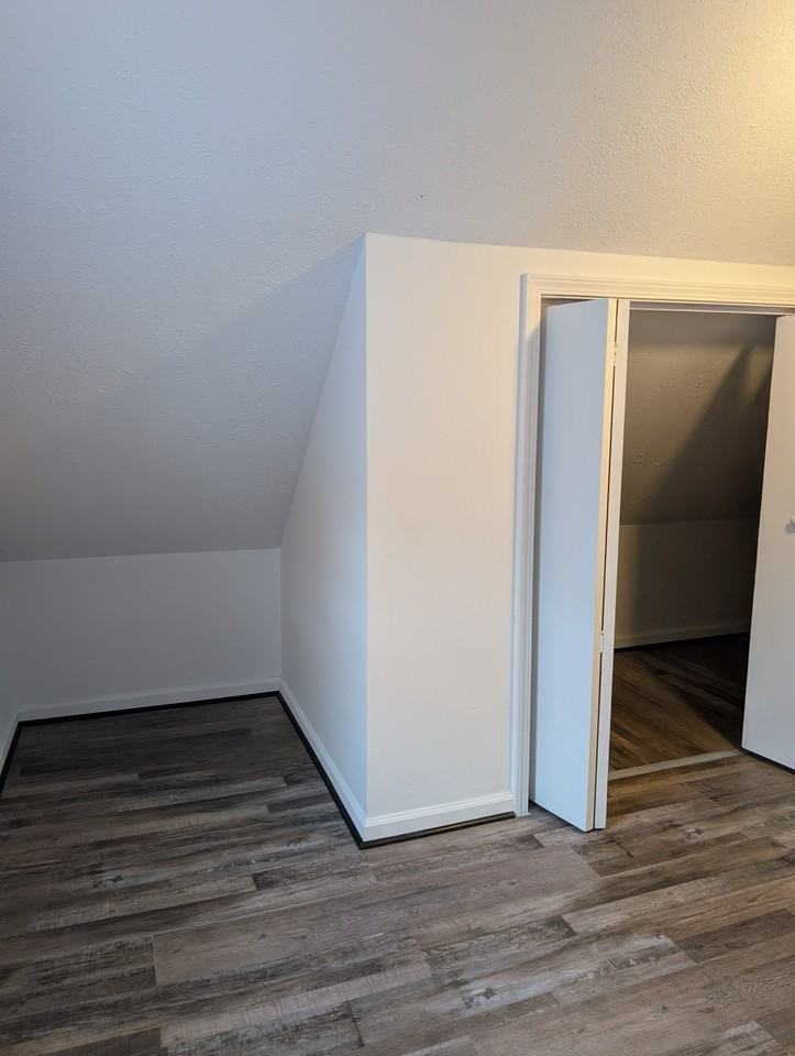 1022 Pearl St #3 - Photo 5 of 16