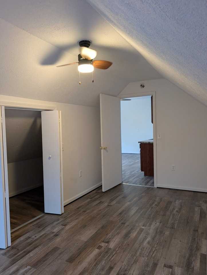 1022 Pearl St #3 - Photo 6 of 16