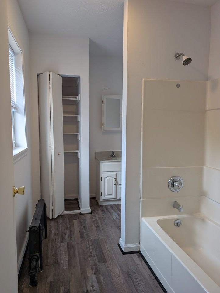 1022 Pearl St #3 - Photo 7 of 16