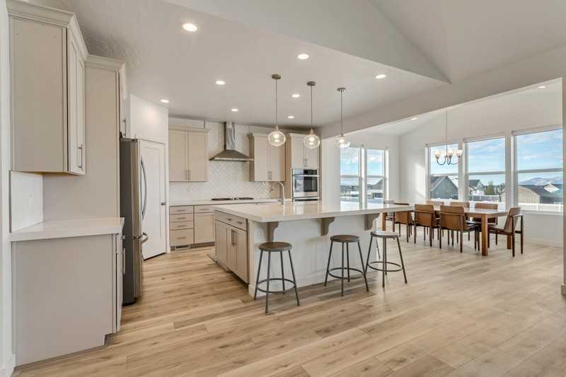 621 E Constance Way - Photo 4 of 12