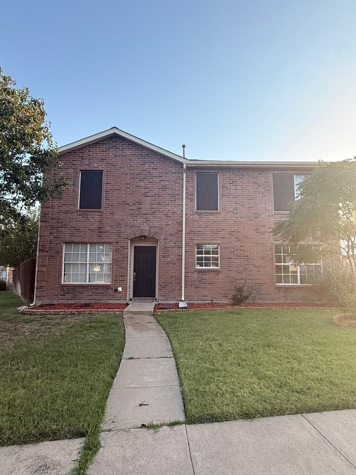 4329 Apple Dr