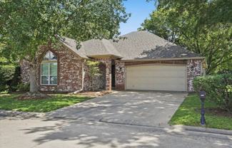 412 N Forest Ridge Blvd - Photo 1 of 1