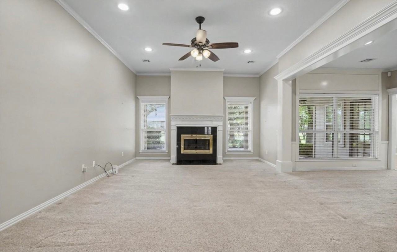 412 N Forest Ridge Blvd - Photo 2 of 10