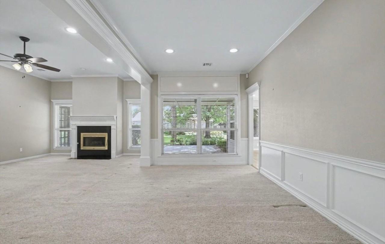 412 N Forest Ridge Blvd - Photo 3 of 10