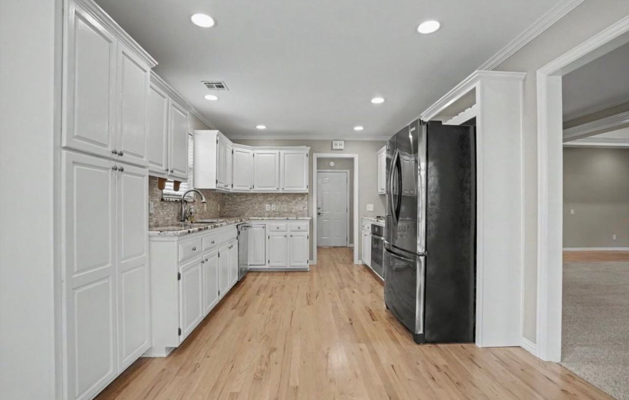 412 N Forest Ridge Blvd - Photo 5 of 10