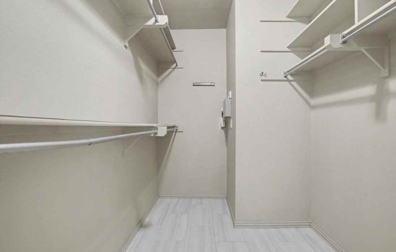 412 N Forest Ridge Blvd - Photo 6 of 10