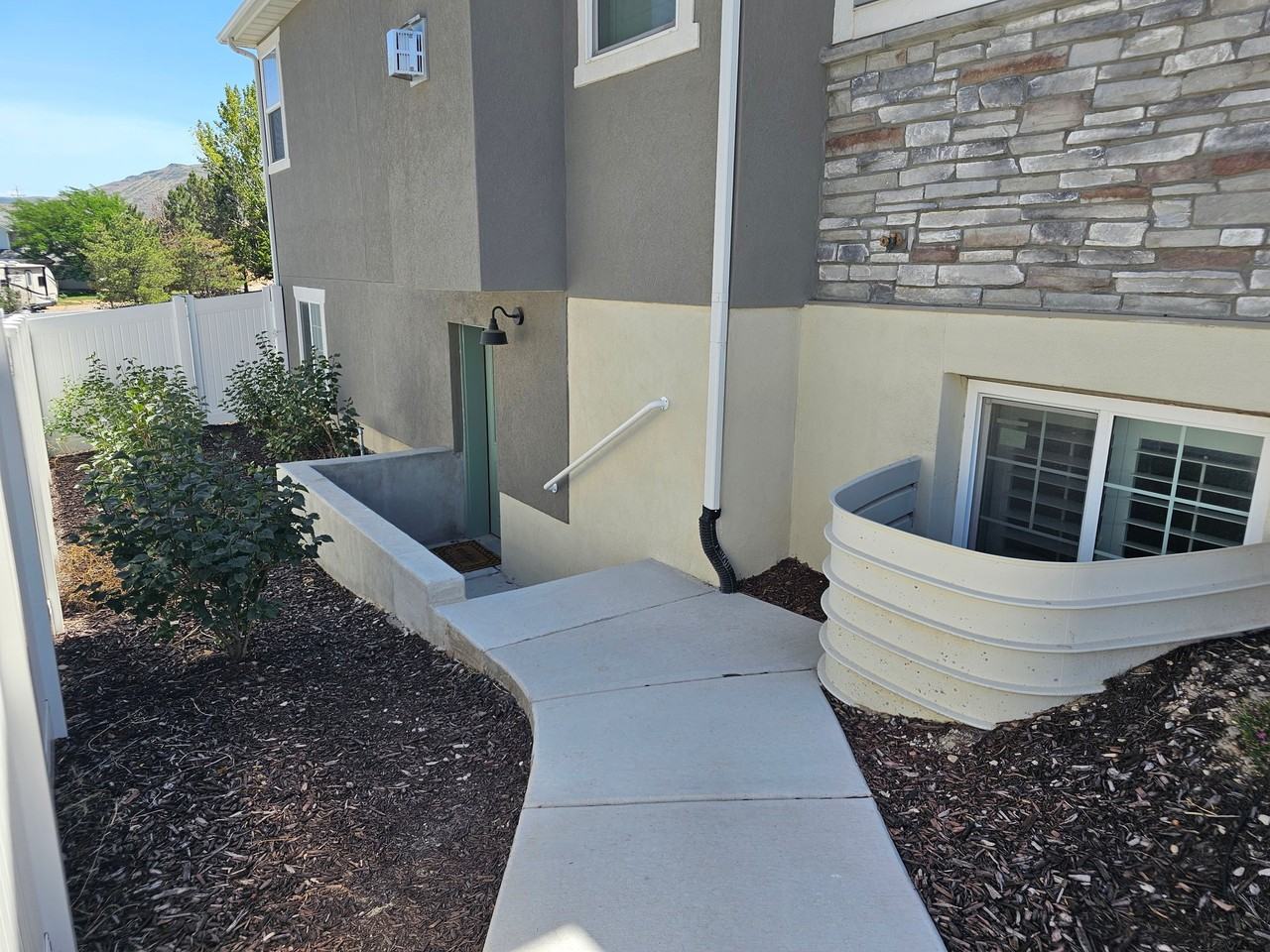 13067 S Twisted Oak Dr - Photo 2 of 10