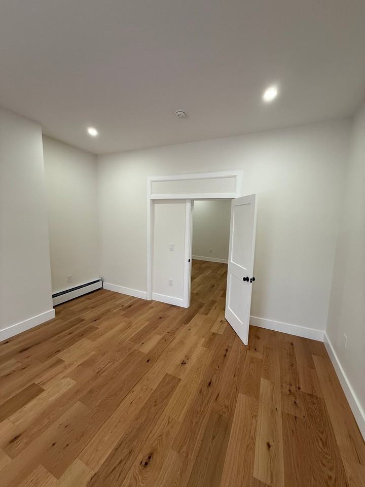 1102 Central Ave #1 - Photo 5 of 11