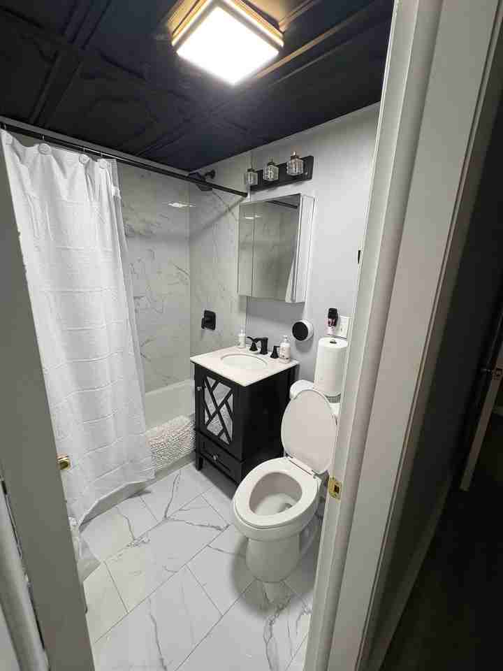 9206 S Phillips Ave #1 - Photo 6 of 10