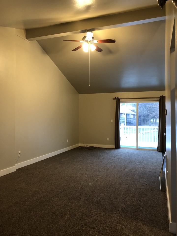 1790 E St - Photo 4 of 20