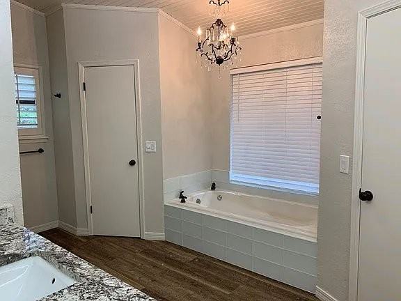 156 E Parkland Dr - Photo 2 of 8