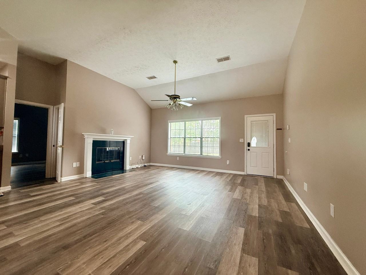 6630 Stable Gate Ct - Photo 4 of 20