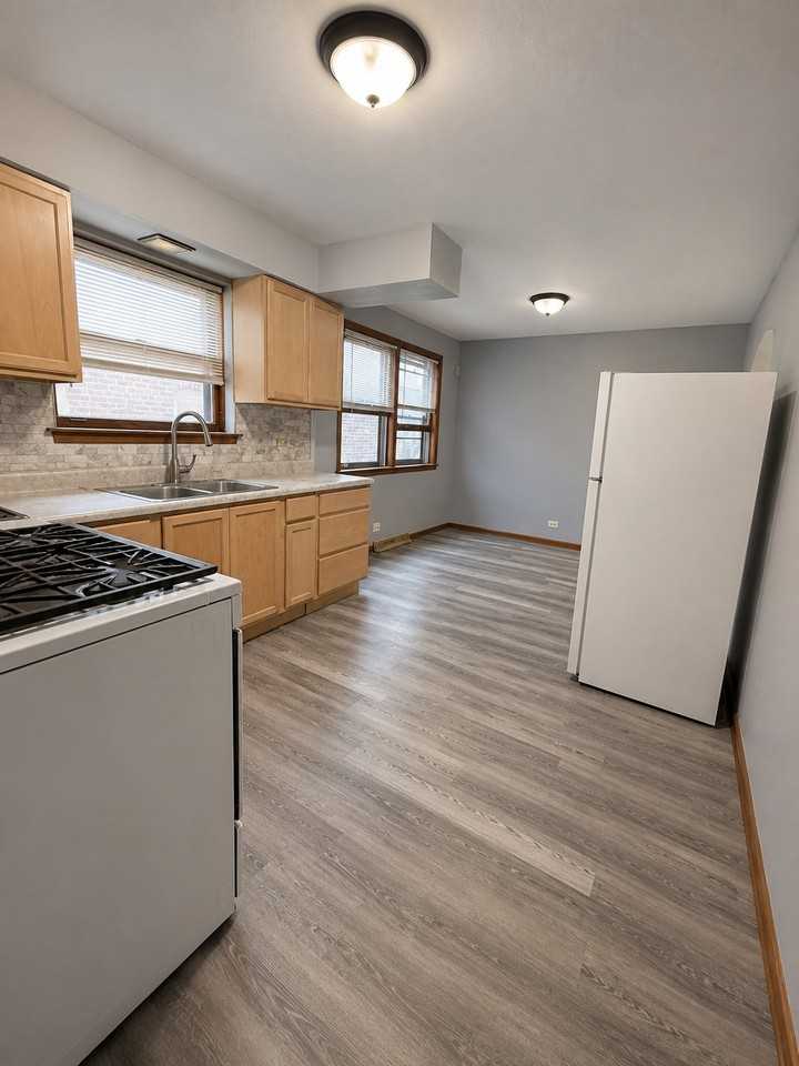 8113 S Exchange Ave #2 - Photo 2 of 5